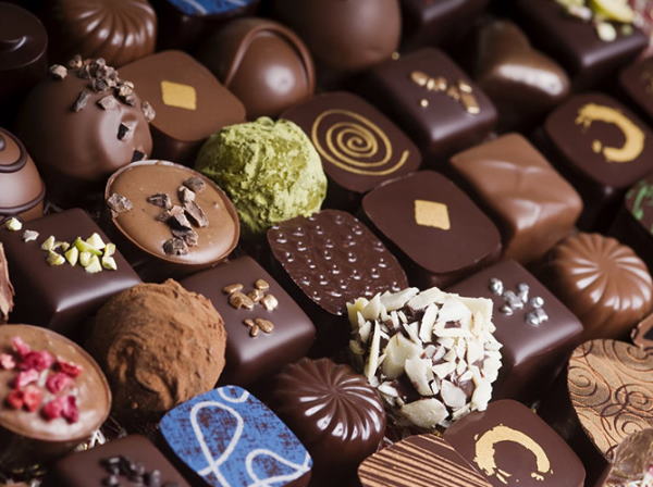 تعبیر خواب شکلات و خوردن شکلات – تعبیر هدیه دادن شکلات در خواب