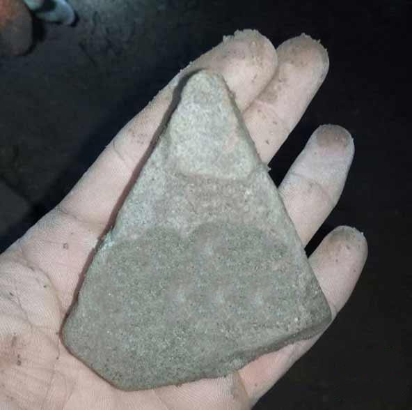 سنگ مثلث بزرگ در حفاری نشانه چیست و عمق دفینه مثلث در گنج یابی