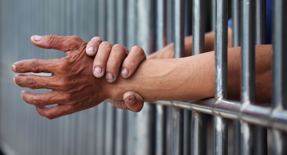 دعا برای آزادی زندانی بی گناه از زندان و رهایی زندانی از بند و زندان